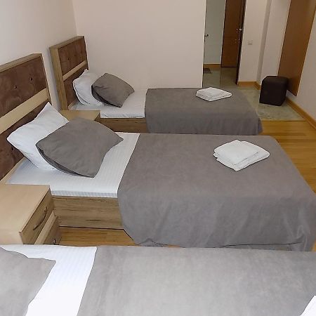 Hotel Mars Zugdidi Extérieur photo