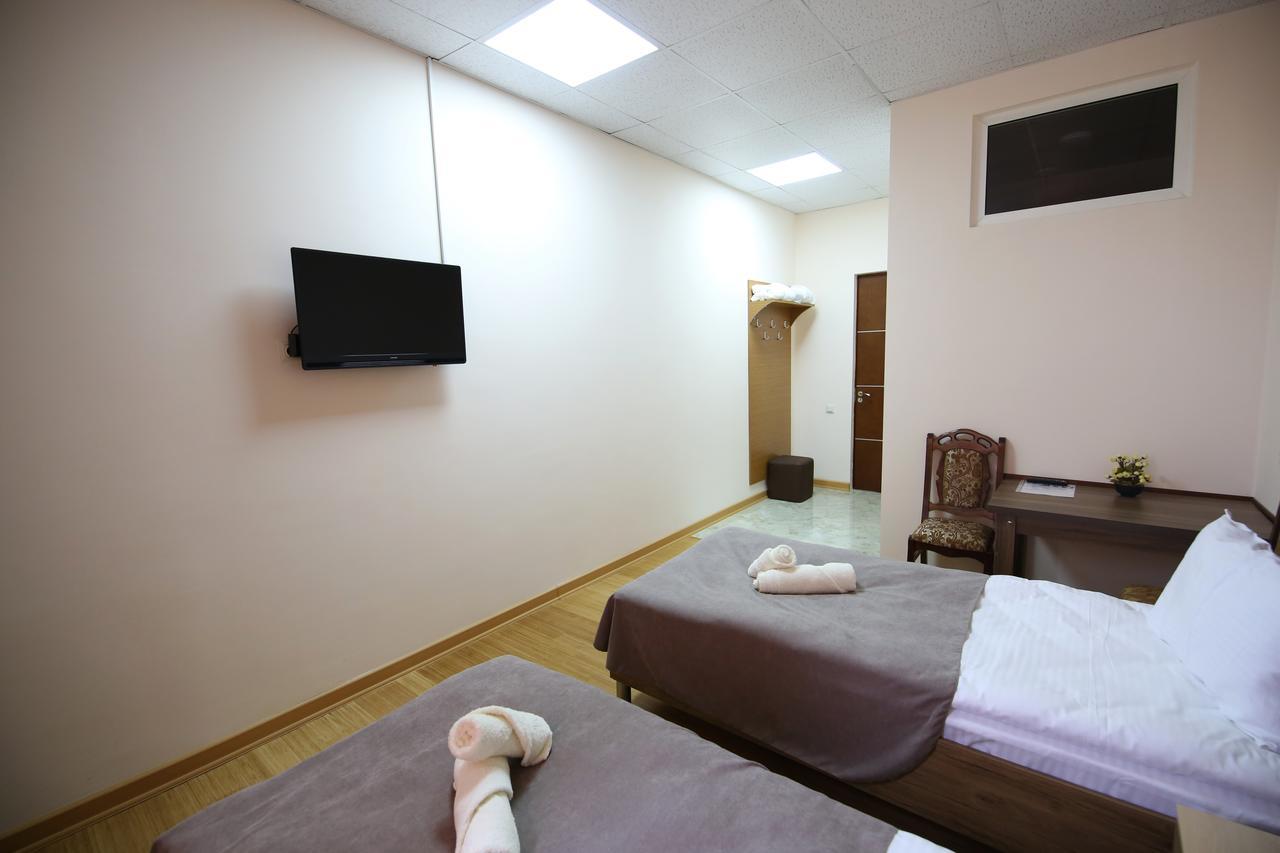 Hotel Mars Zugdidi Extérieur photo