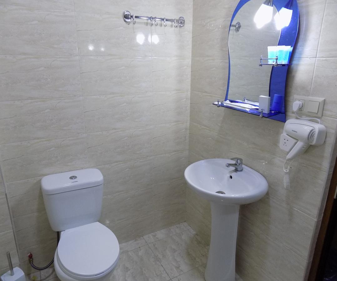 Hotel Mars Zugdidi Extérieur photo