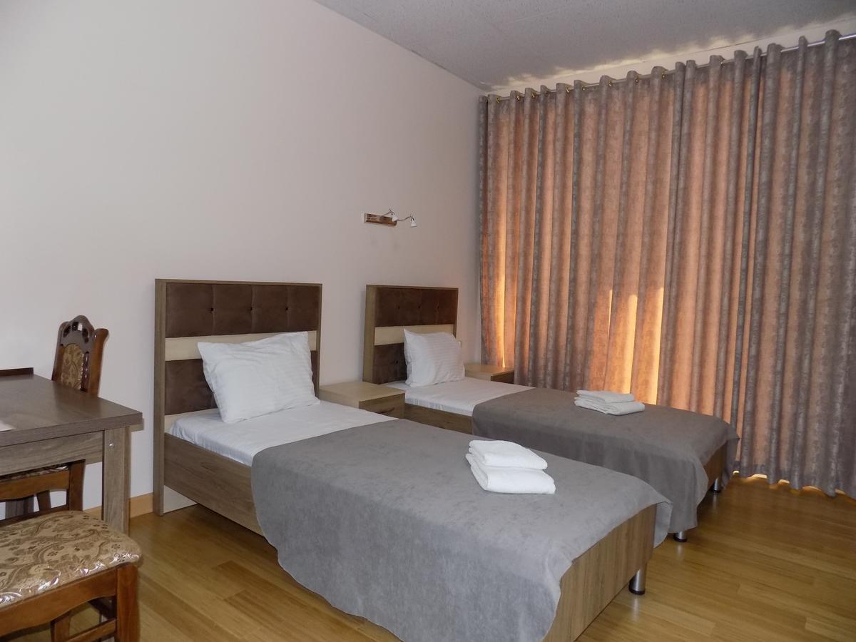 Hotel Mars Zugdidi Extérieur photo