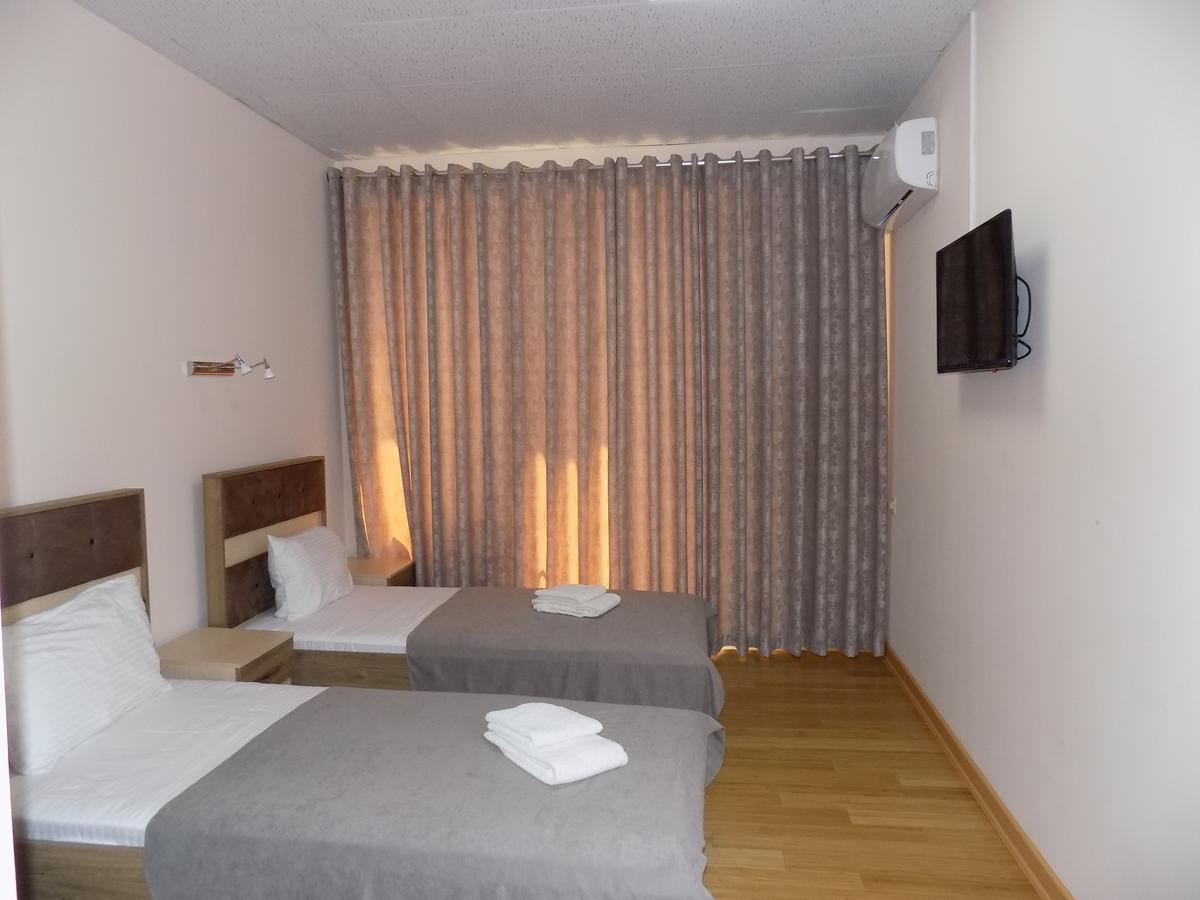 Hotel Mars Zugdidi Extérieur photo