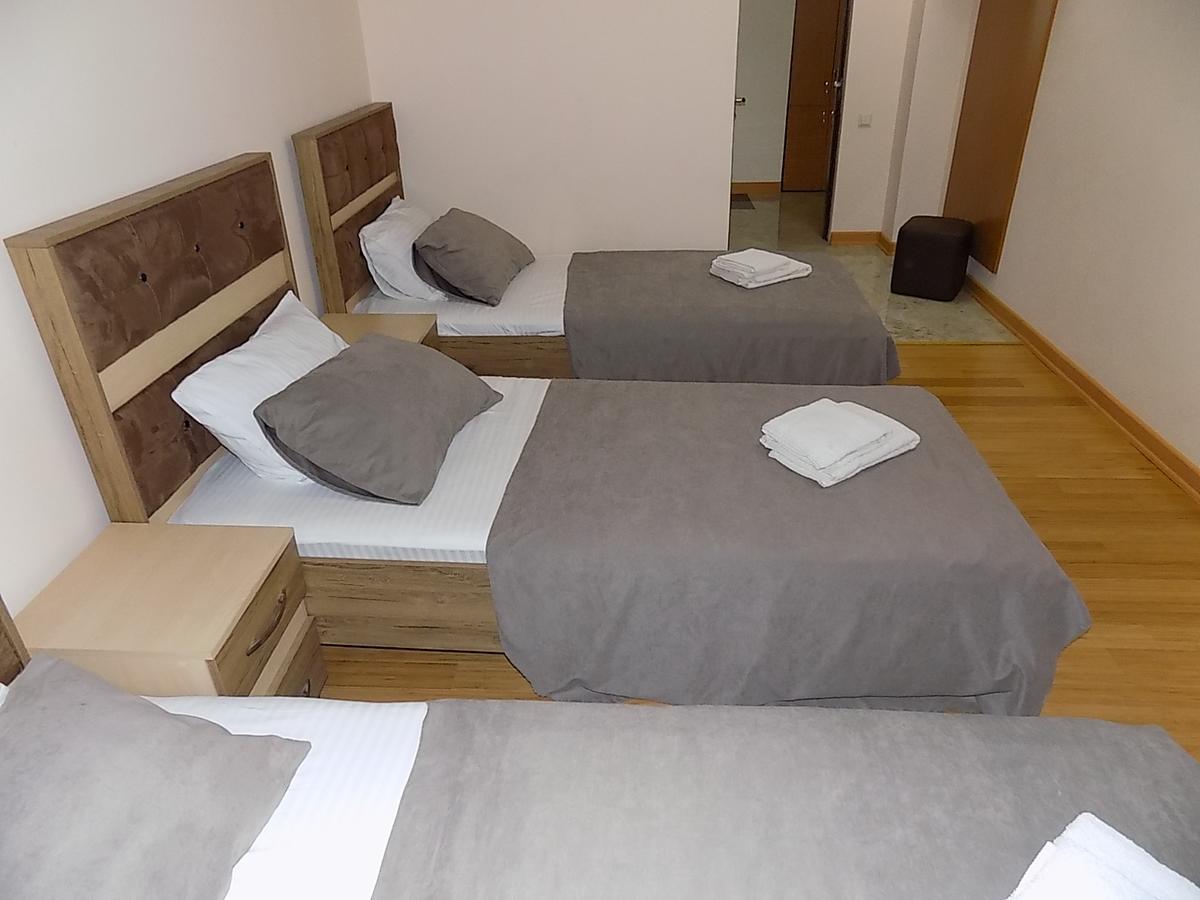 Hotel Mars Zugdidi Extérieur photo